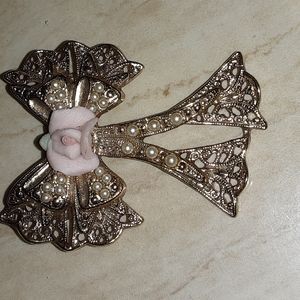 PALE PINK ROSE RIBBON PENDANT NRMINT CONDITION
